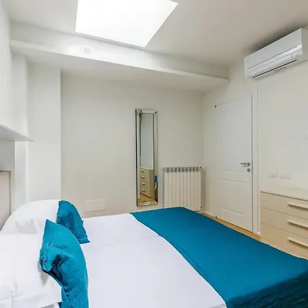 Colonna Rucellai 5 Apartamento *